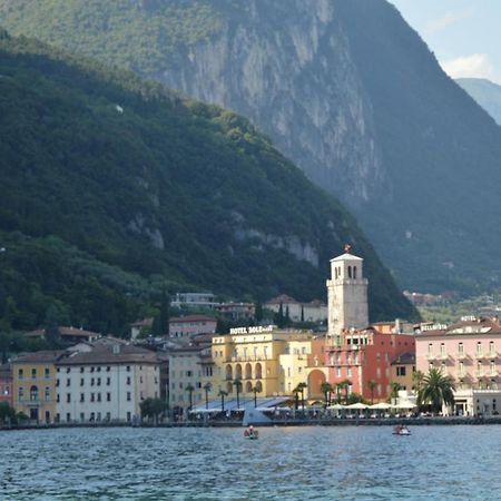 Appartamento Sunrise - Centro Storico N1 Riva Zewnętrze zdjęcie