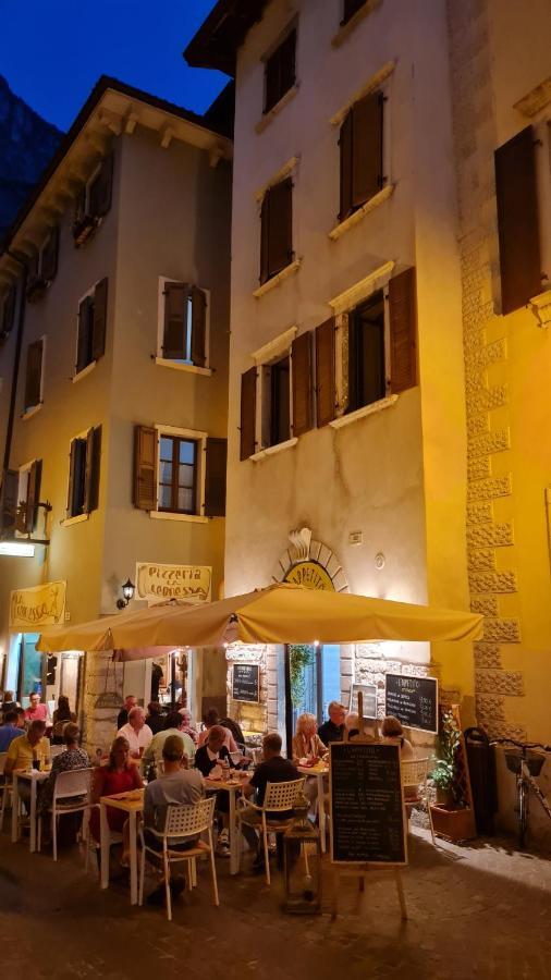 Appartamento Sunrise - Centro Storico N1 Riva Zewnętrze zdjęcie