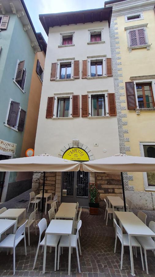 Appartamento Sunrise - Centro Storico N1 Riva Zewnętrze zdjęcie