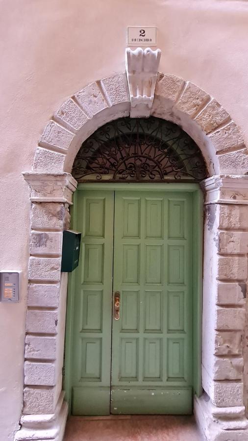 Appartamento Sunrise - Centro Storico N1 Riva Zewnętrze zdjęcie